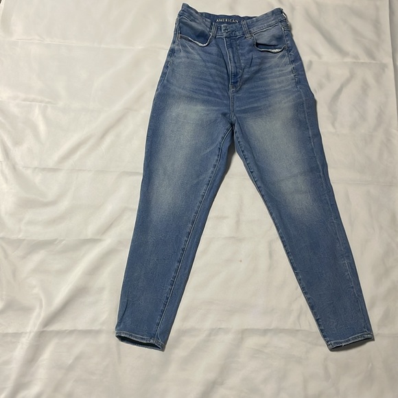 American Eagle Outfitters - Picture 4 of 5